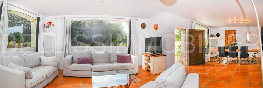 Property photo 3 of 8