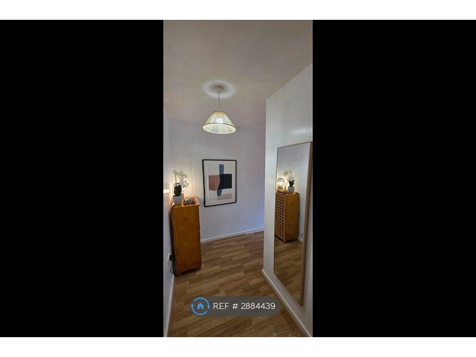 Property photo 1 of 11 Entrance