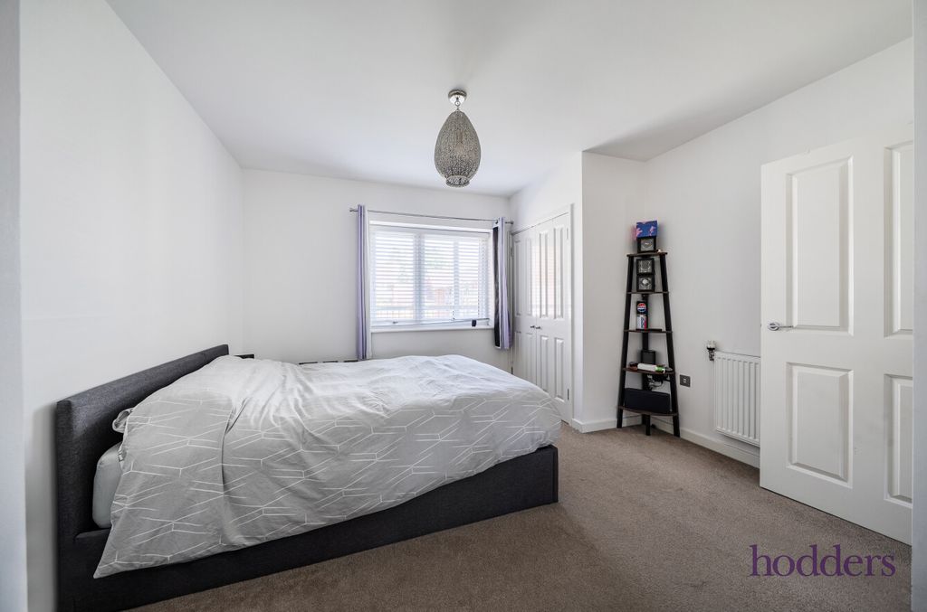 Property photo 3 of 14 17ee47E5-739F-452...