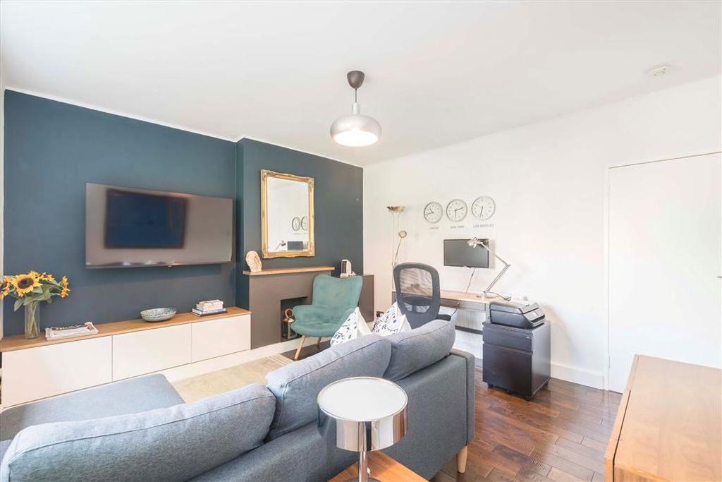 Property photo 2 of 8