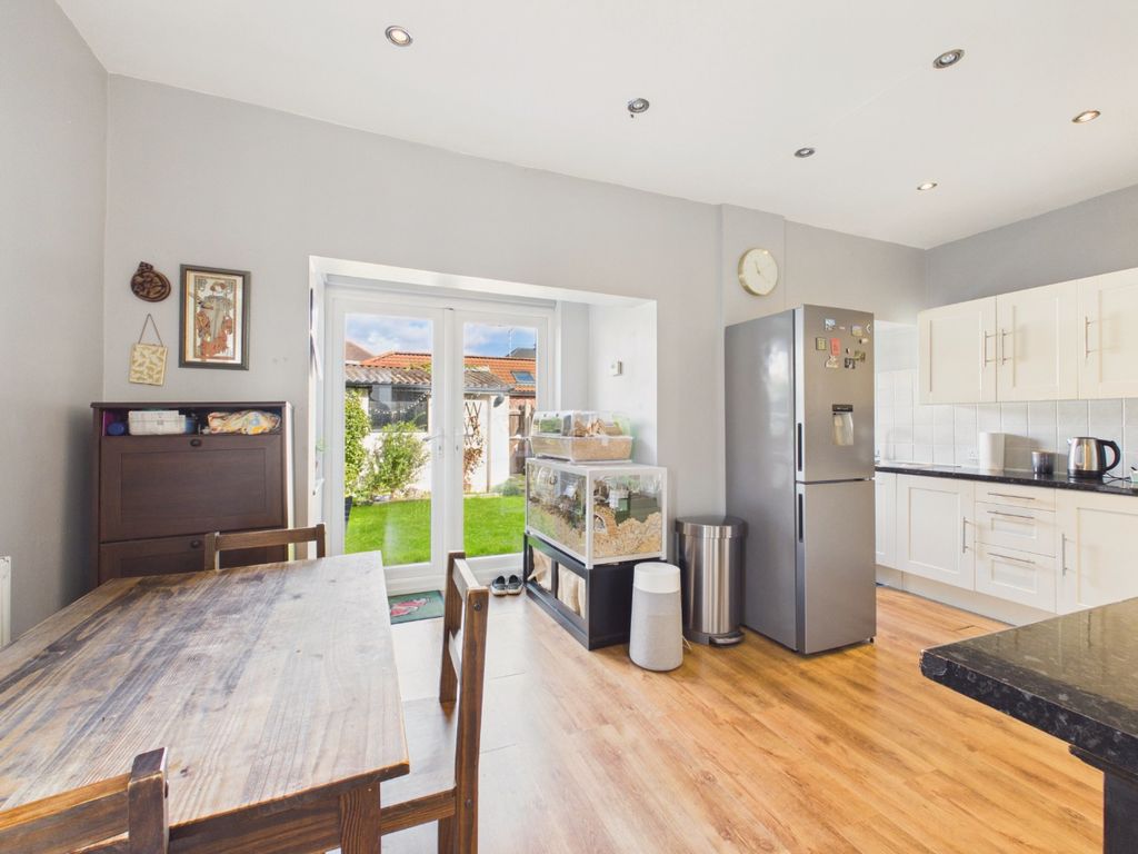 Property photo 3 of 15 5336935