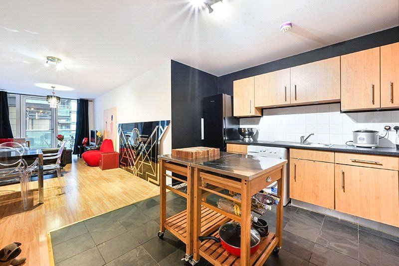 Property photo 2 of 11 31 Millharbour