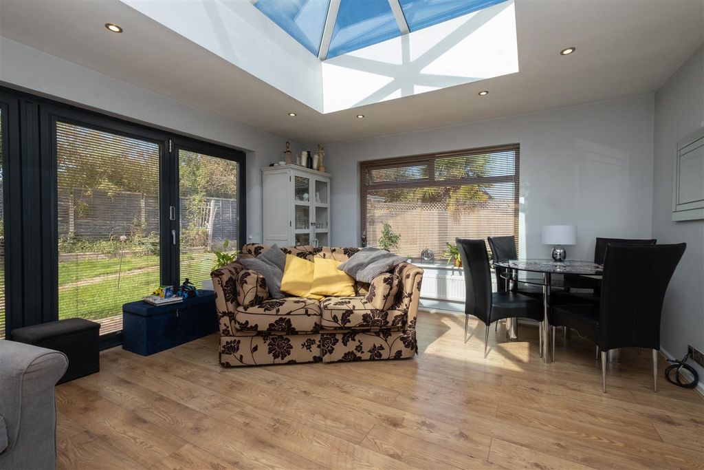 Property photo 2 of 19 Vauxhall-13.Jpg