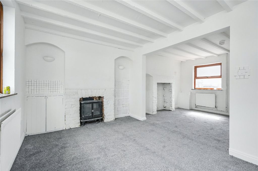 Property photo 2 of 12 Living/Dining Room