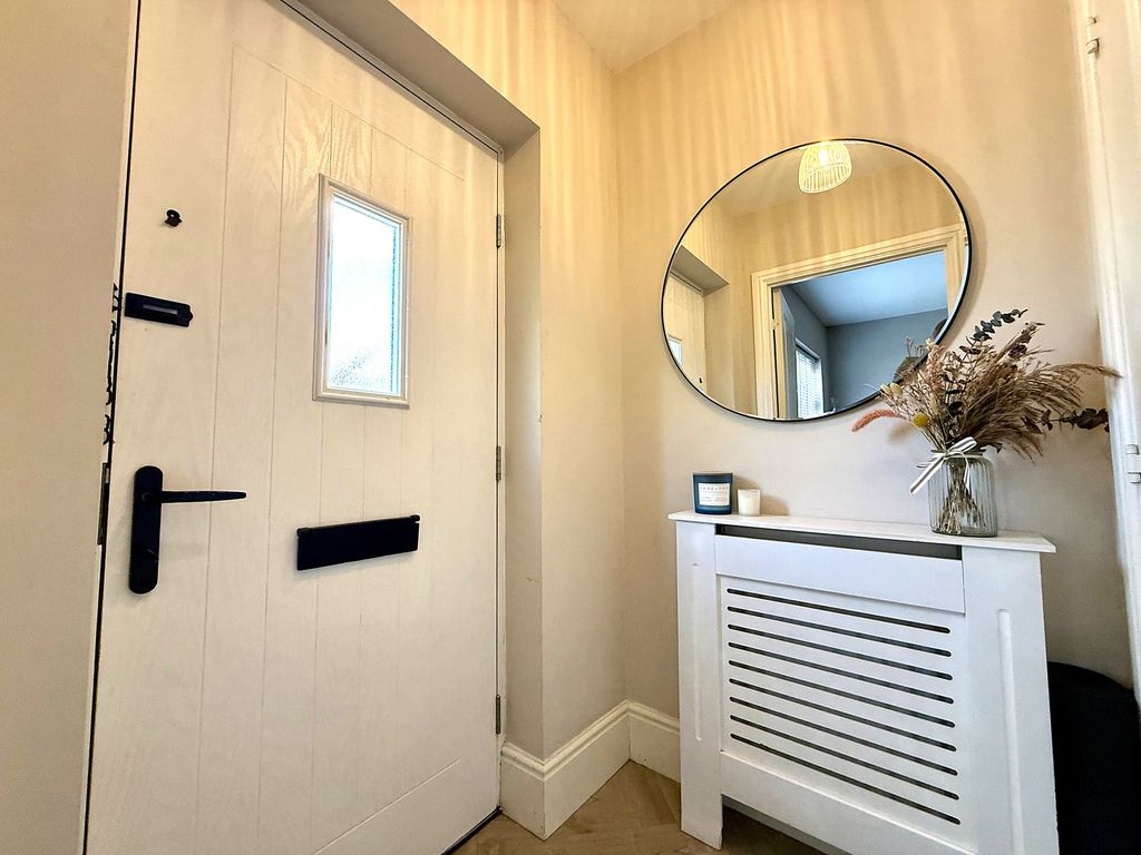 Property photo 2 of 27