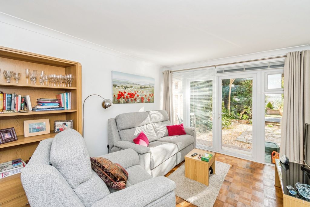 Property photo 2 of 17 Photo