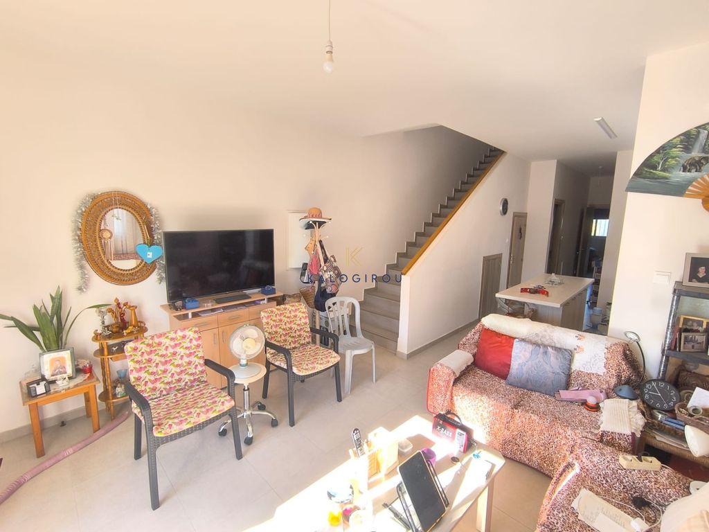 Property photo 2 of 21