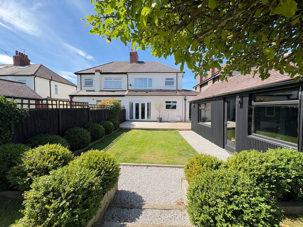 Property photo 3 of 46