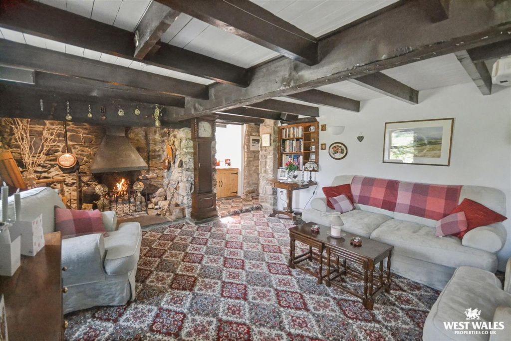 Property photo 3 of 56 Main House Lounge