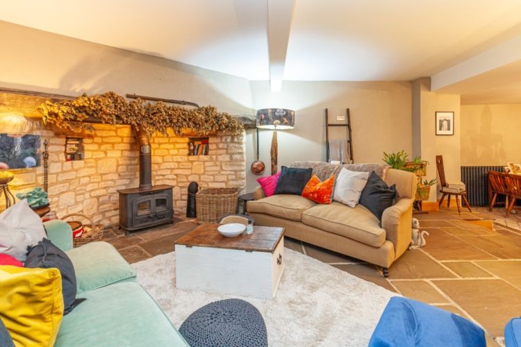 Property photo 3 of 11 265009-Std