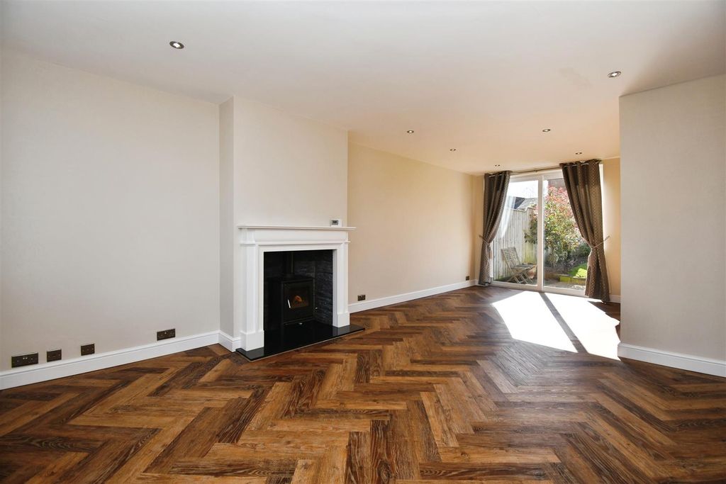 Property photo 2 of 27 699E40c3-U 20 2832 29.Jpg