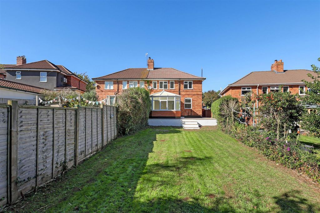 Property photo 2 of 19