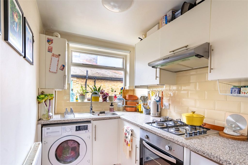 Property photo 3 of 8 Kitchen