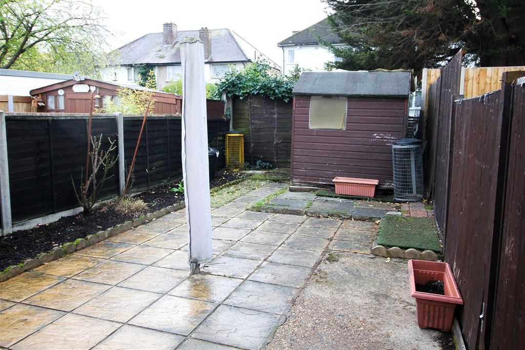 Property photo 2 of 8 Rear