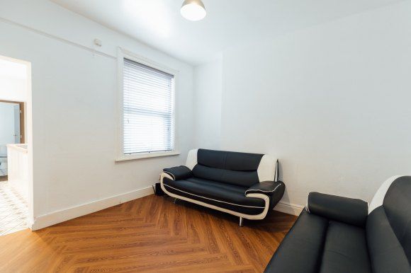 Property photo 3 of 8 6942890.Jpg