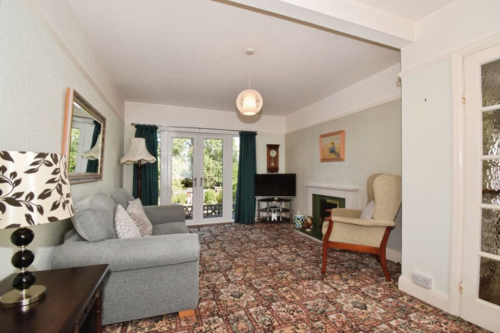 Property photo 2 of 17 Photo
