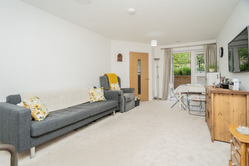 Property photo 3 of 17