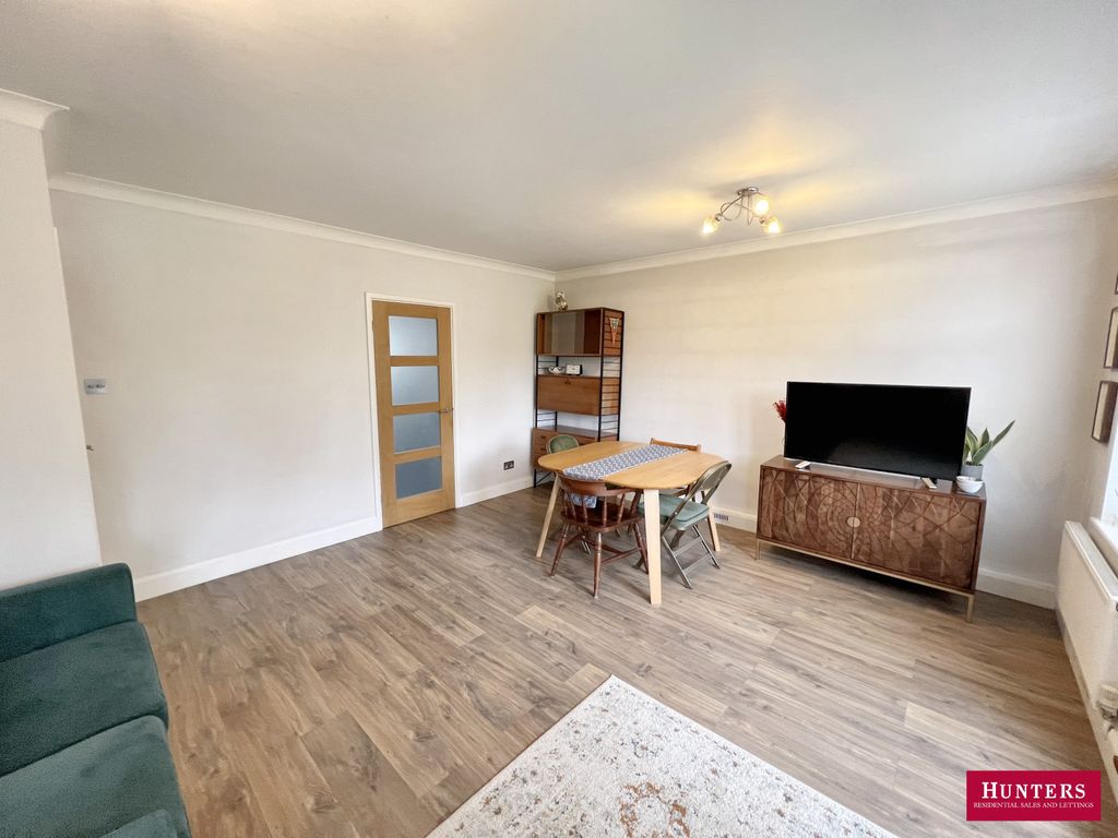 Property photo 3 of 12 Photo 9