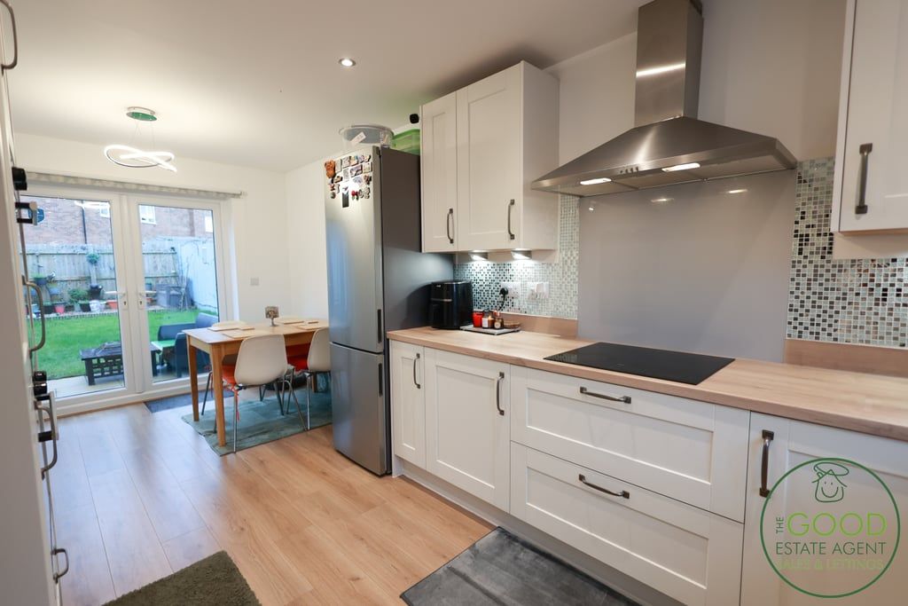 Property photo 2 of 20