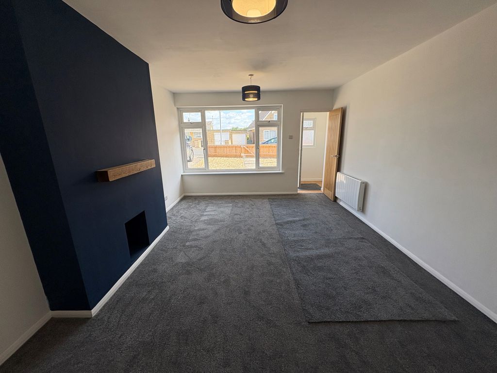 Property photo 3 of 12 1