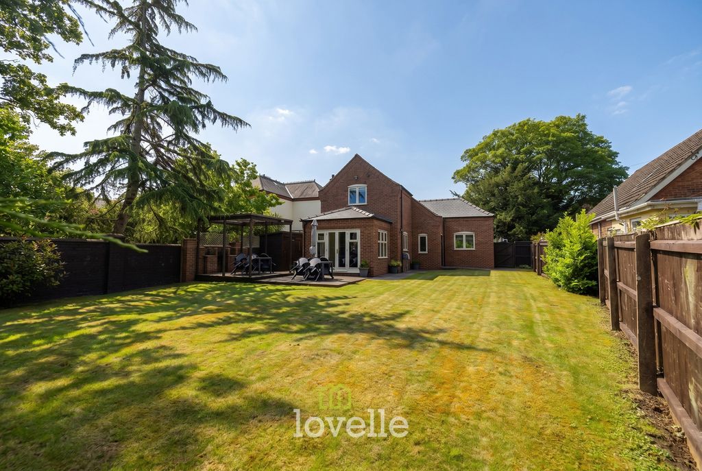 Property photo 2 of 41