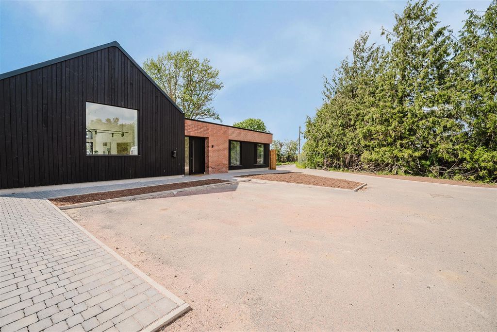 Property photo 1 of 30