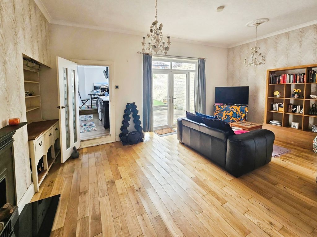 Property photo 3 of 12 Photo 15