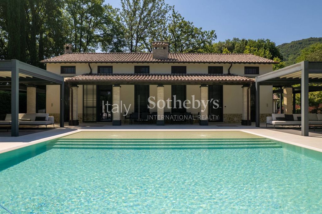 Property photo 2 of 33