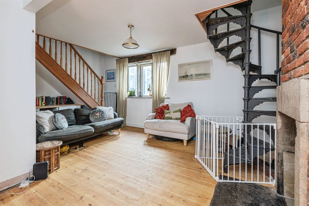 Property photo 3 of 16