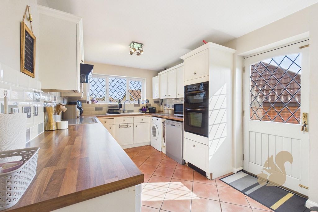 Property photo 2 of 24 Cam01254G0-Pr0438-Still004.Jpg