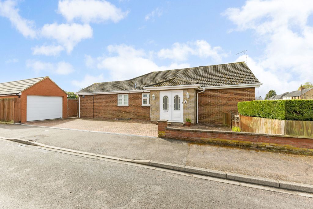 Property photo 2 of 12