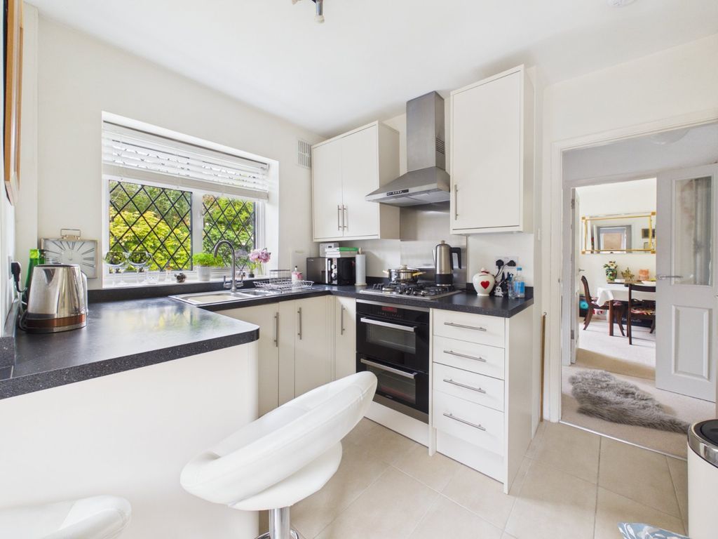 Property photo 3 of 11 Kitchen/Breakfast