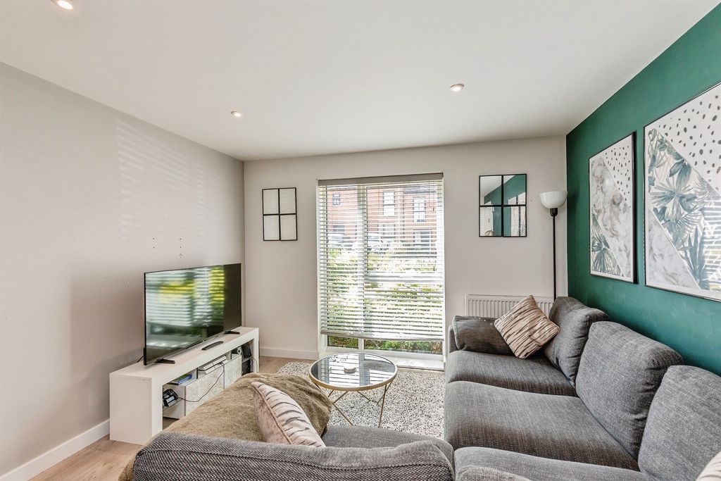 Property photo 3 of 15