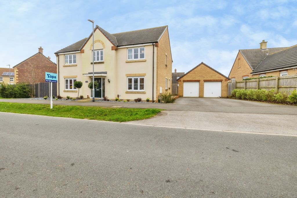 Property photo 1 of 21 Front