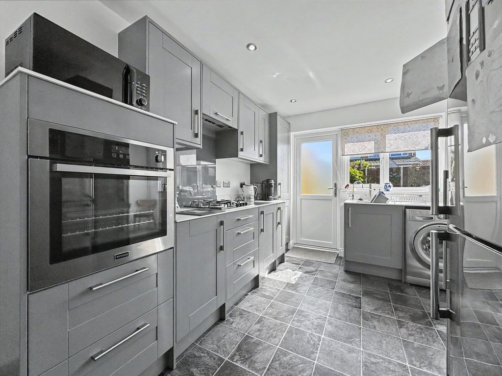 Property photo 3 of 25