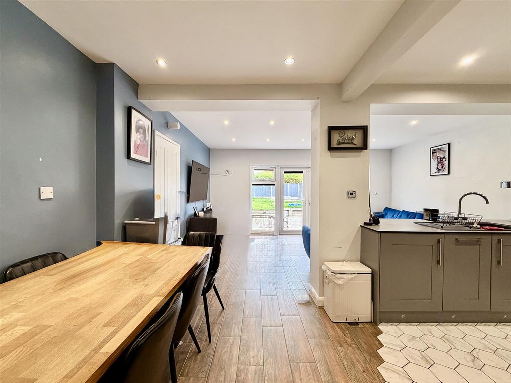 Property photo 3 of 13 3