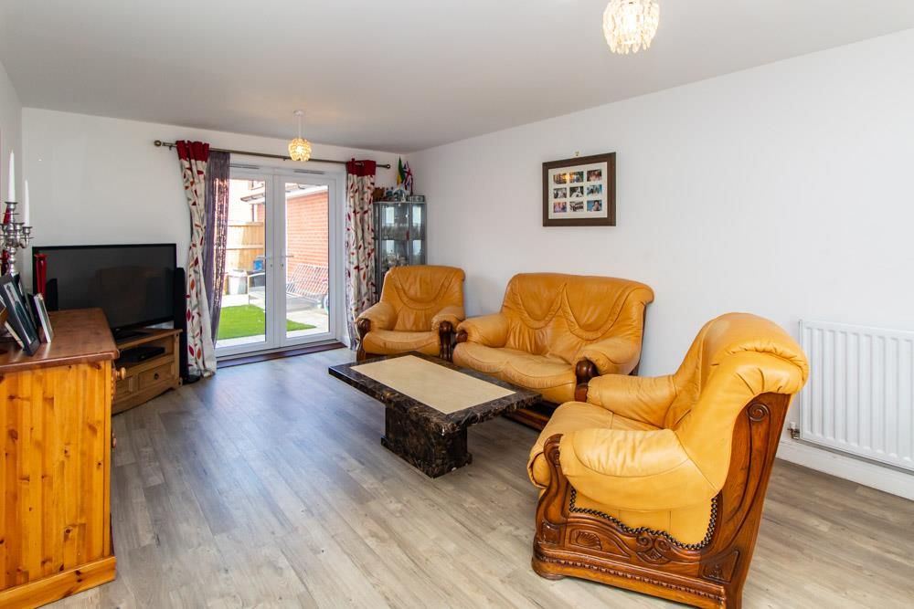 Property photo 2 of 18 Lounge