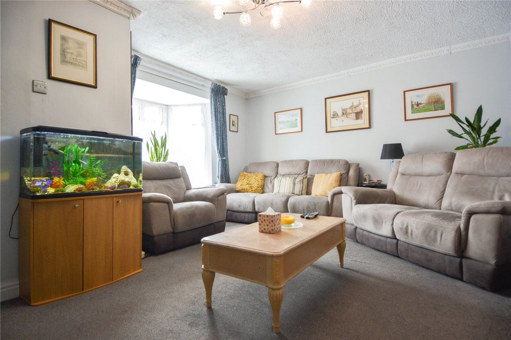 Property photo 2 of 36 Picture No. 04