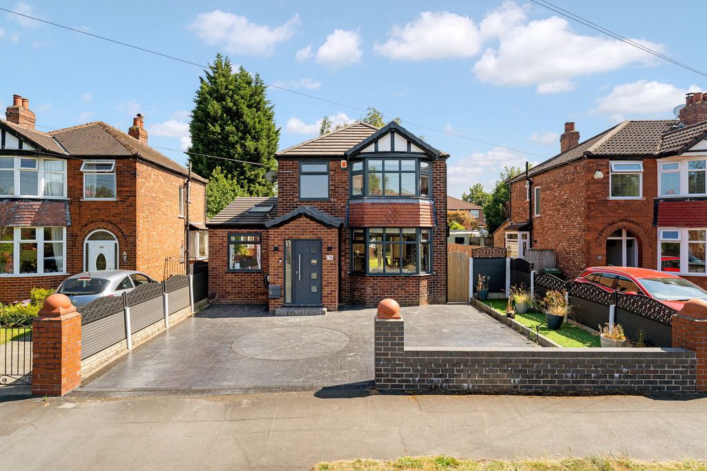 Property photo 1 of 18