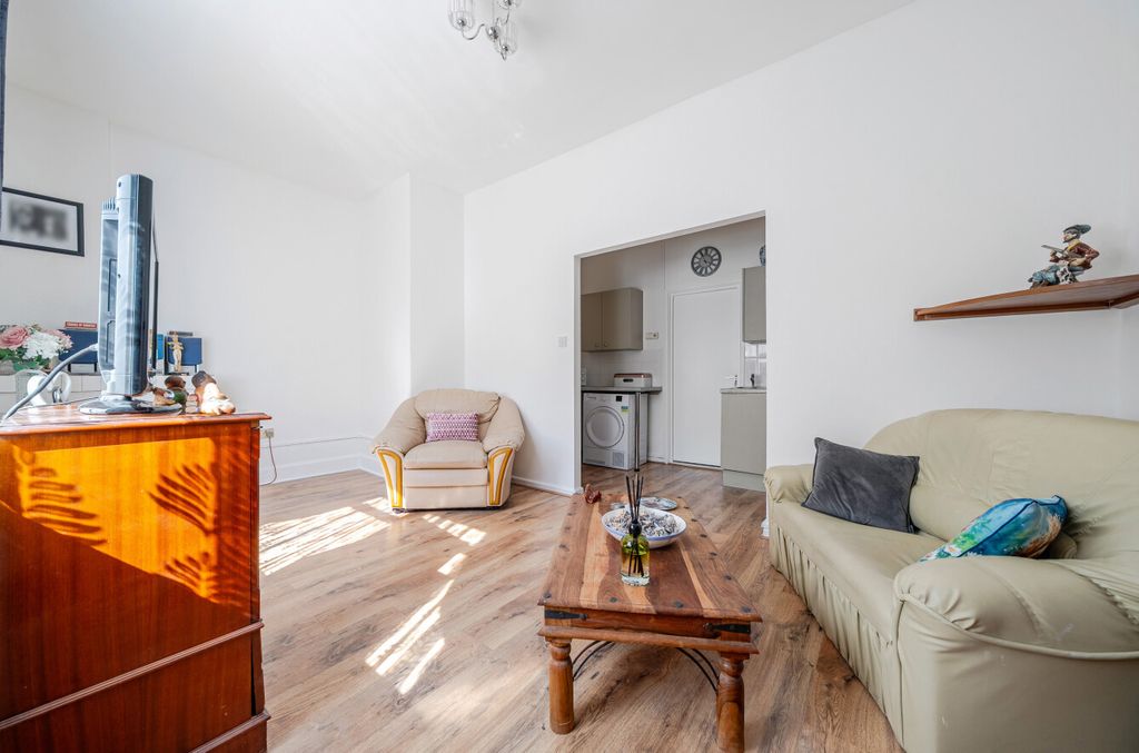 Property photo 3 of 10 1499497-3-6A6Ccaa...