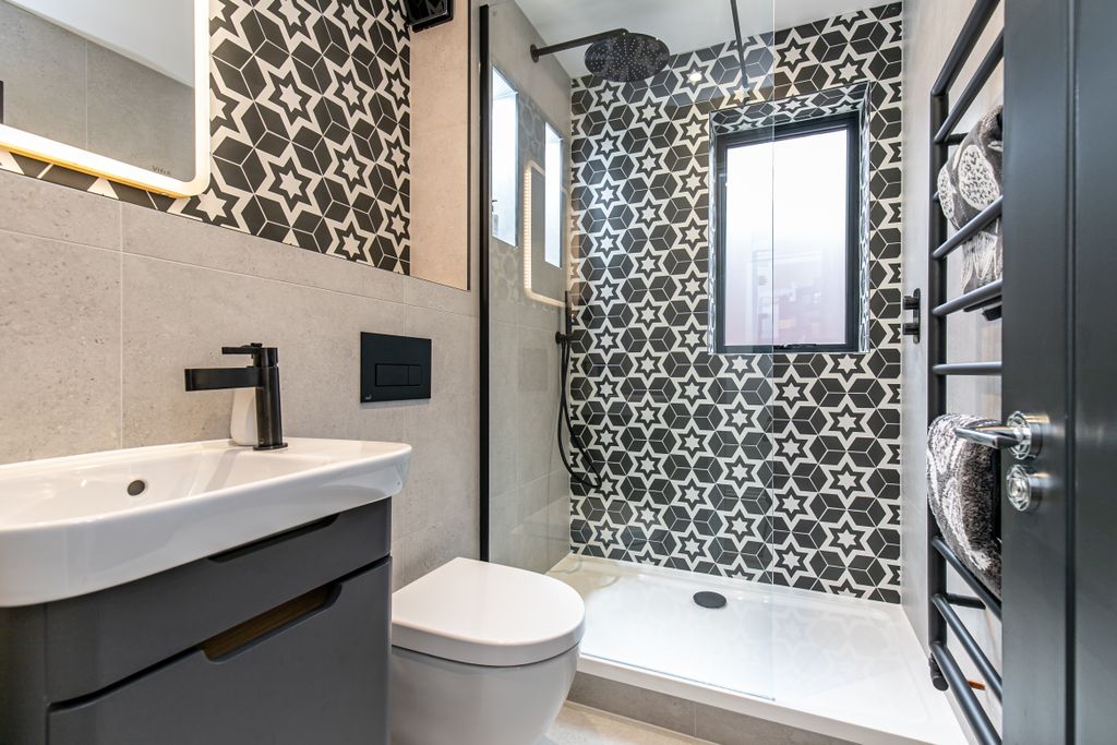 Property photo 3 of 9 Photo 03