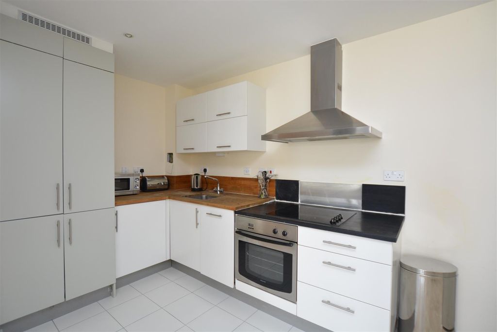Property photo 3 of 11 Ionian Building.Jpg