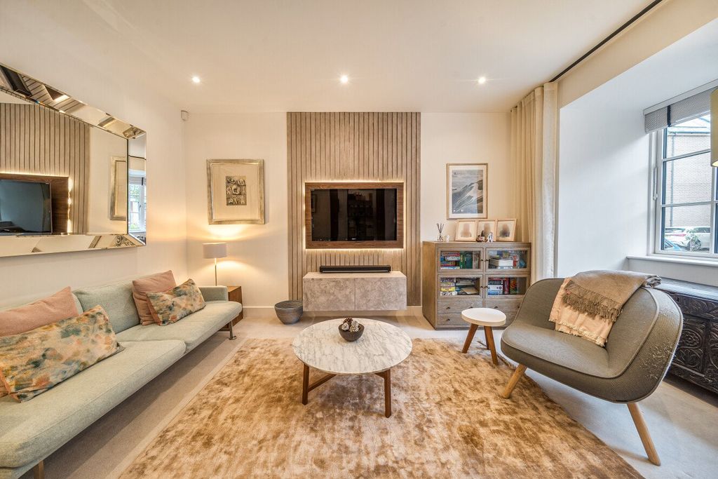 Property photo 2 of 64 Picture No. 45