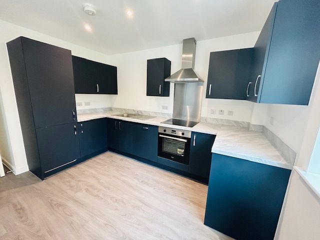 Property photo 3 of 10 Kitchen