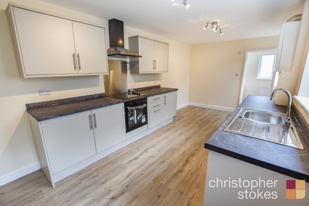 Property photo 3 of 11 4537492