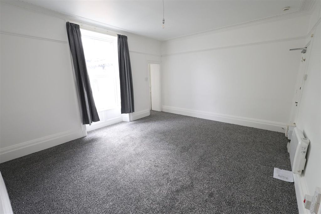 Property photo 3 of 12 Rm2 Brii.Jpg