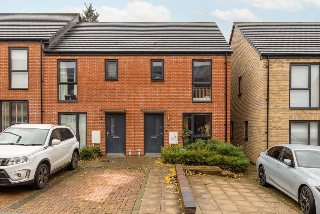 Property photo 2 of 22 6 Fraynes Cl, Bs3-27.Jpg