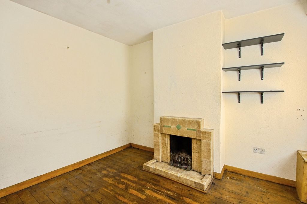 Property photo 3 of 16 Pbox-Img.Jpg