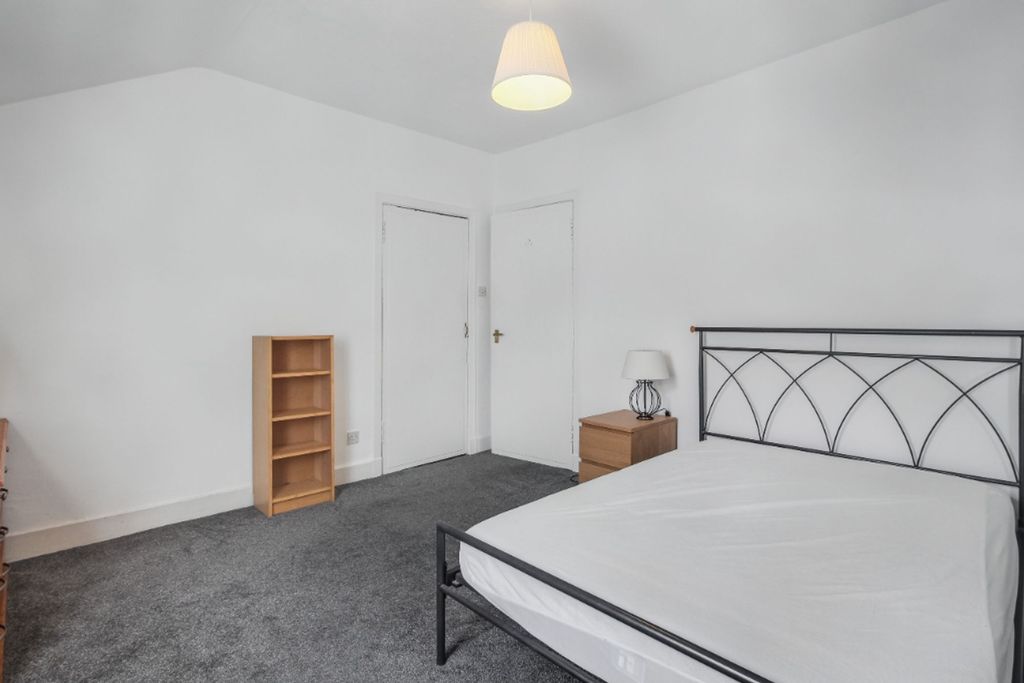 Property photo 2 of 15 Double Bedroom