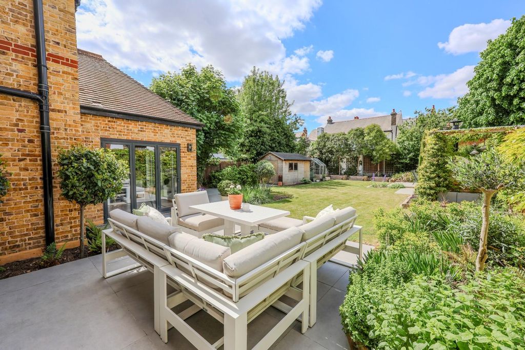 Property photo 2 of 59